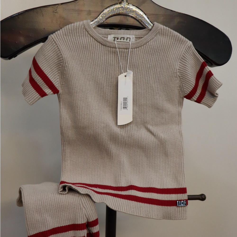 2T Matching Lightweight Sweater/Shorts Set